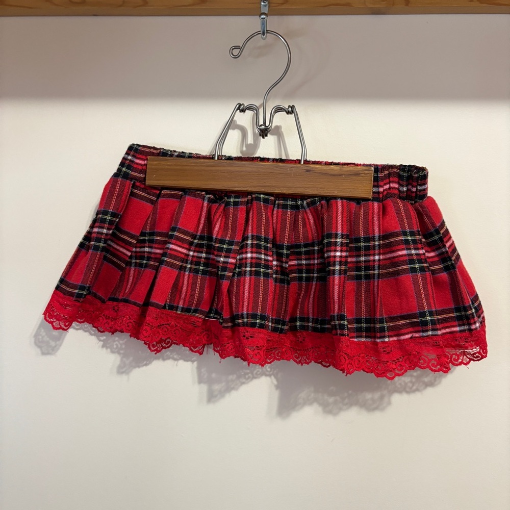 Adobe Chic Red Plaid Mini Skirt with Lace Trim sz Small